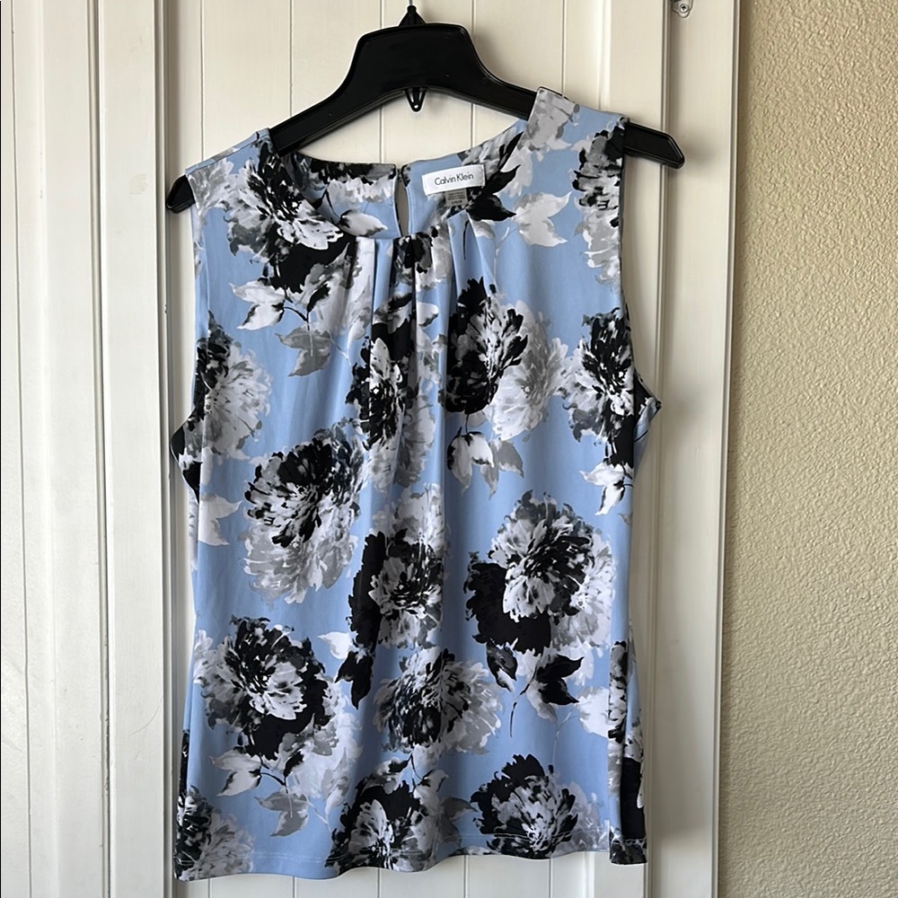 Calvin Klein Women's Blue Floral Top